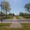 Spoorbrughoofden en voormalige spoorwegovergang
