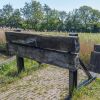 Spoorbrughoofden en voormalige spoorwegovergang